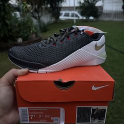 Women’s Nike Metcon 5