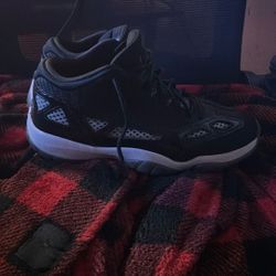 Air Jordan 11 Retro Low IE 'Black White' ( No Box )