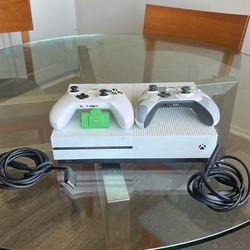 Best Offer Xbox One S 500GB Bundle – 2 Controllers + GTA V + Battery