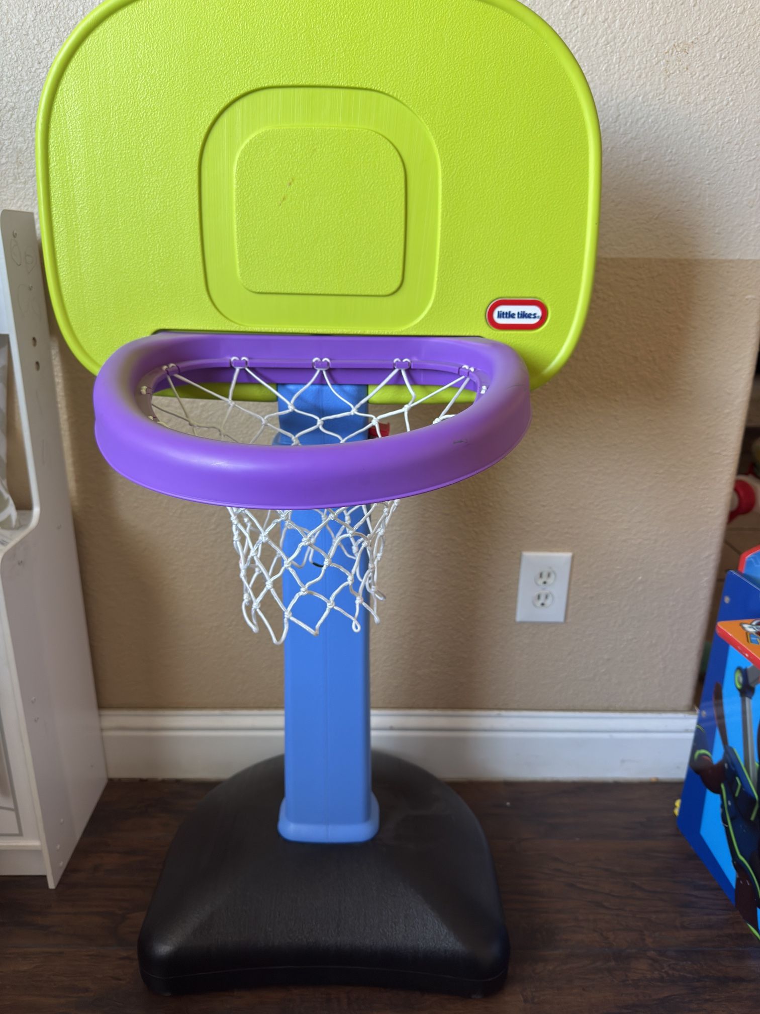 Basketball hoop