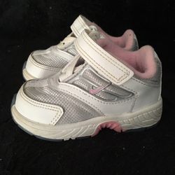Nike toddler shoes 3c