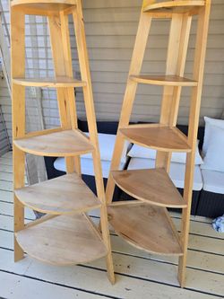 Corner wooden shelves! Good condition