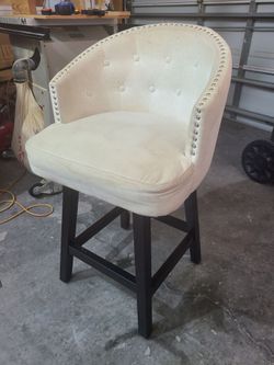 4 used counter height bar stools