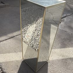 Mirrored Pedestal Stand