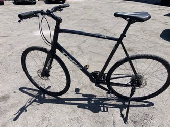 Trek fx1. 16 speed Xxlarge lightweight aluminum frame with mechanical disc brakes