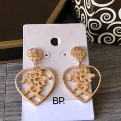 Beautiful Good Luck In Love Heart Earrings 
