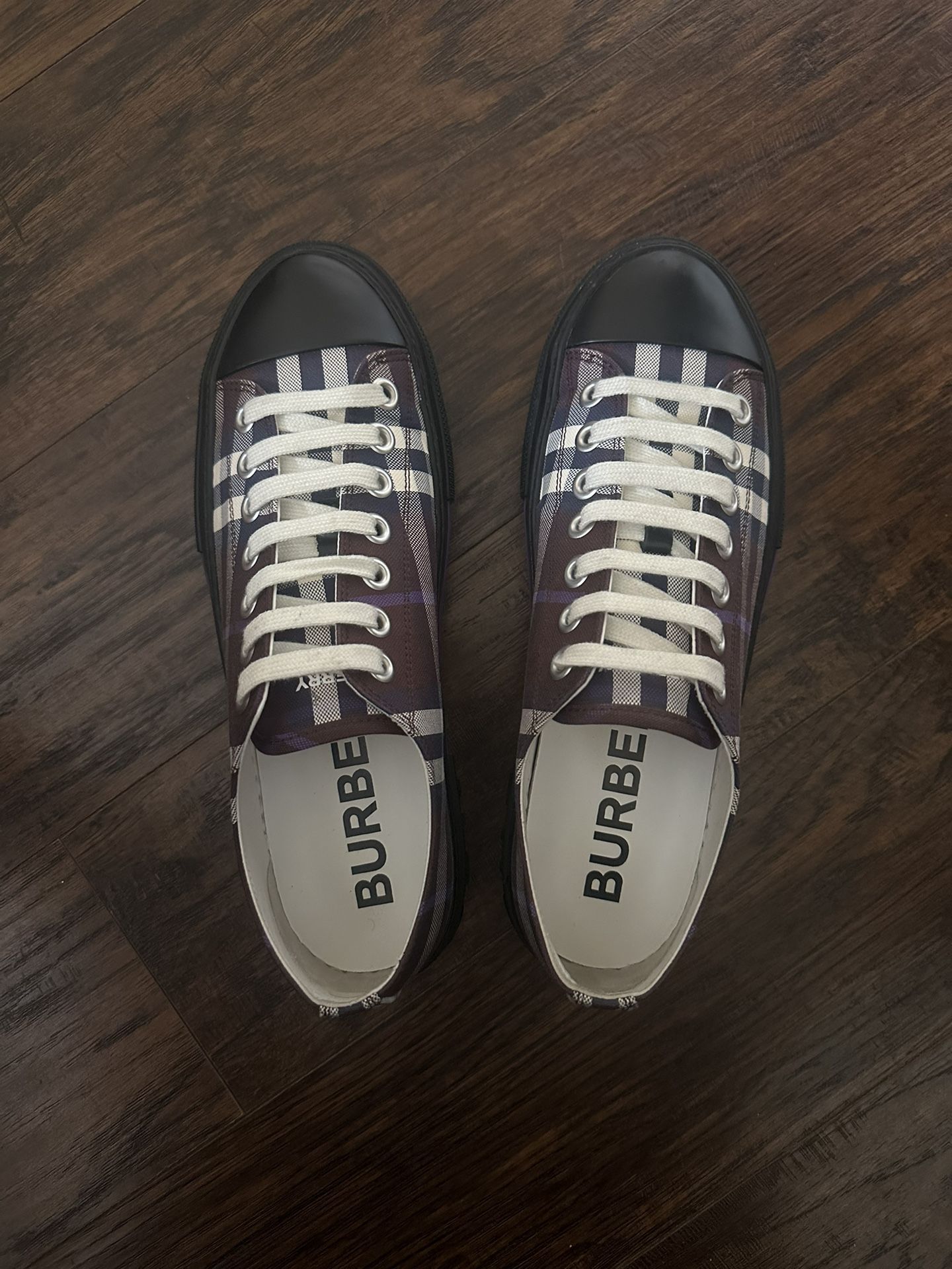 Sz 41 Low Top Burberry