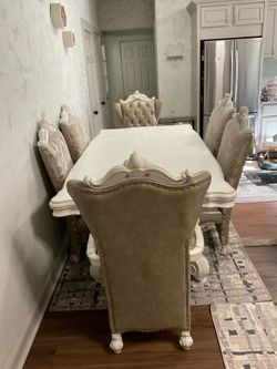 Gorgeous Acme table and 6 chairs  make offer  please check my other listings