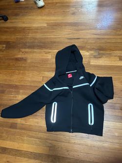 Nike tech reflection