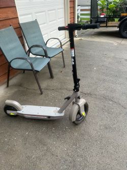 Razor electric scooter