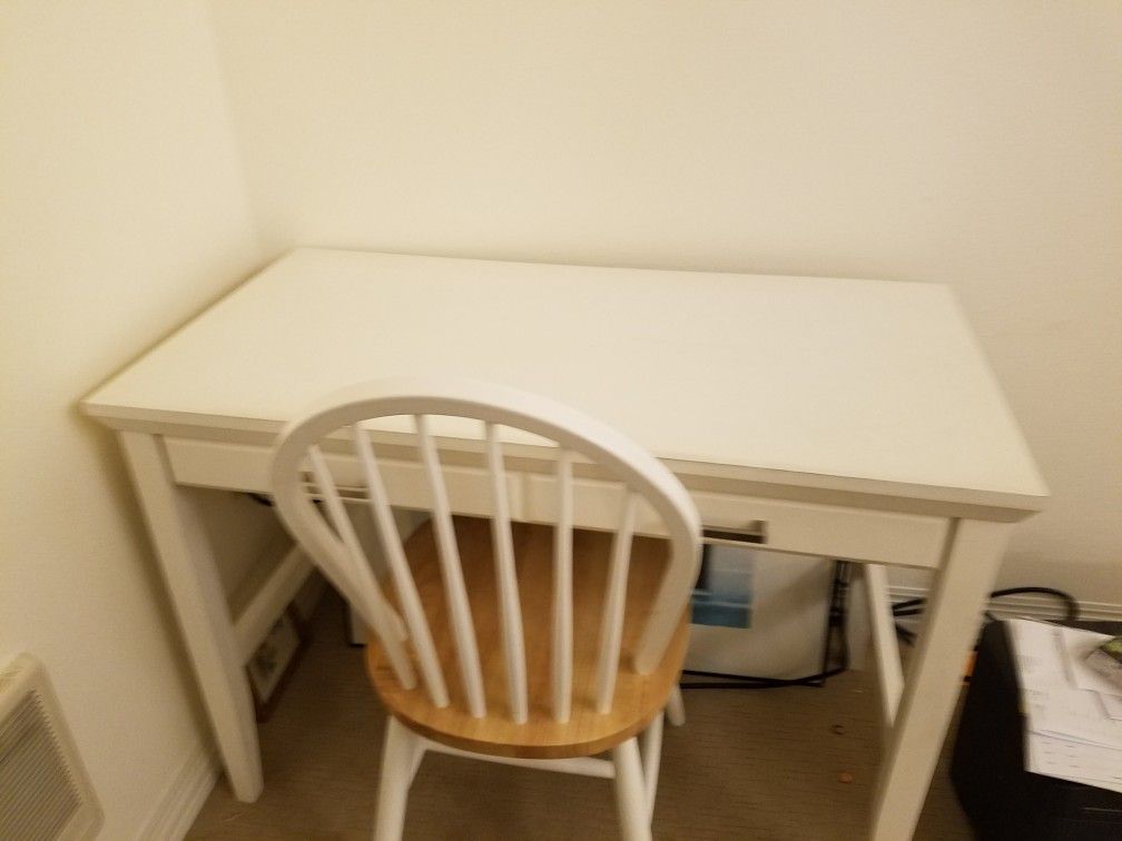White Crate & Barrel desk no chair. Pick up. In Wallingford