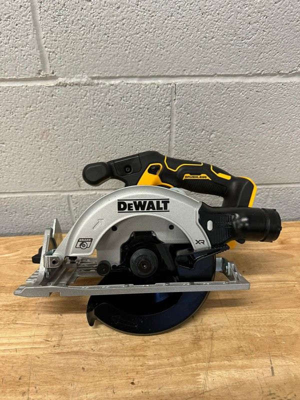 Dewalt 20v Max XR 6 1/2" Circular Saw Sierra Cierra Serrucho Cerrucho