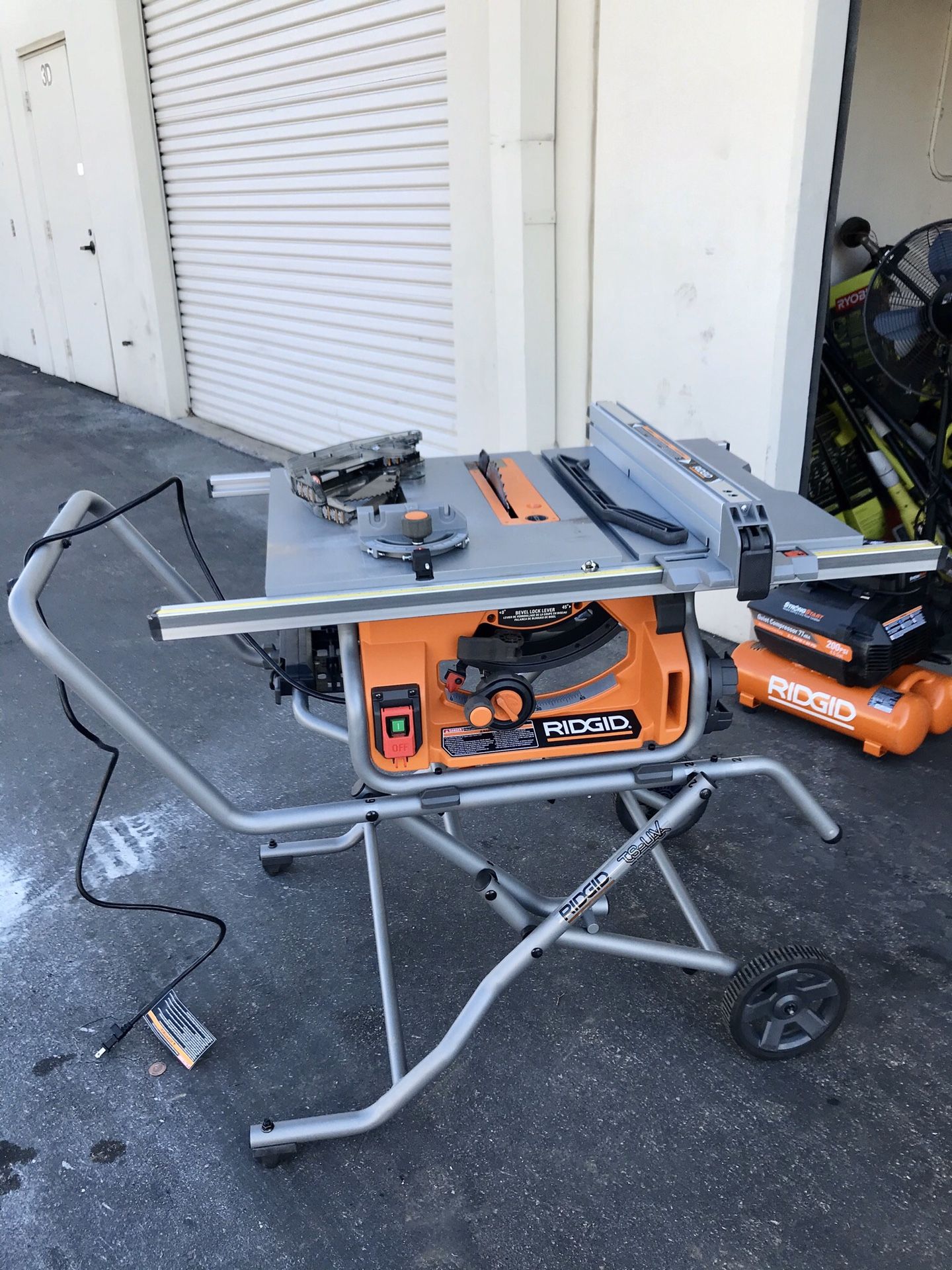 RIDGID 10 in. Pro Jobsite Table Saw with Stand