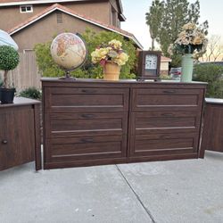 Modern Dresser Chest of Drawers and Nightstand Set Great Condition
