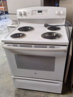 GE White Electric Coil Range Stove
