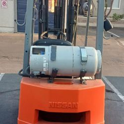 Nissan 30 Forklift