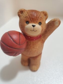 Lucy & Me Figurine Bear With Basketball 