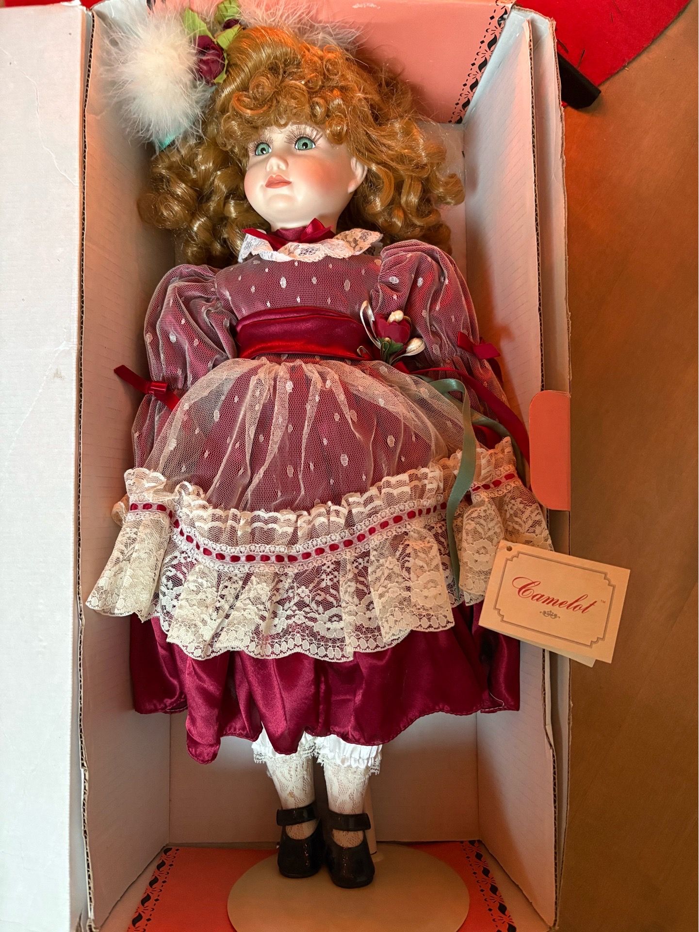 2 Camelot Collection, Vintage Camelot 21 ” Porcelain Dolls