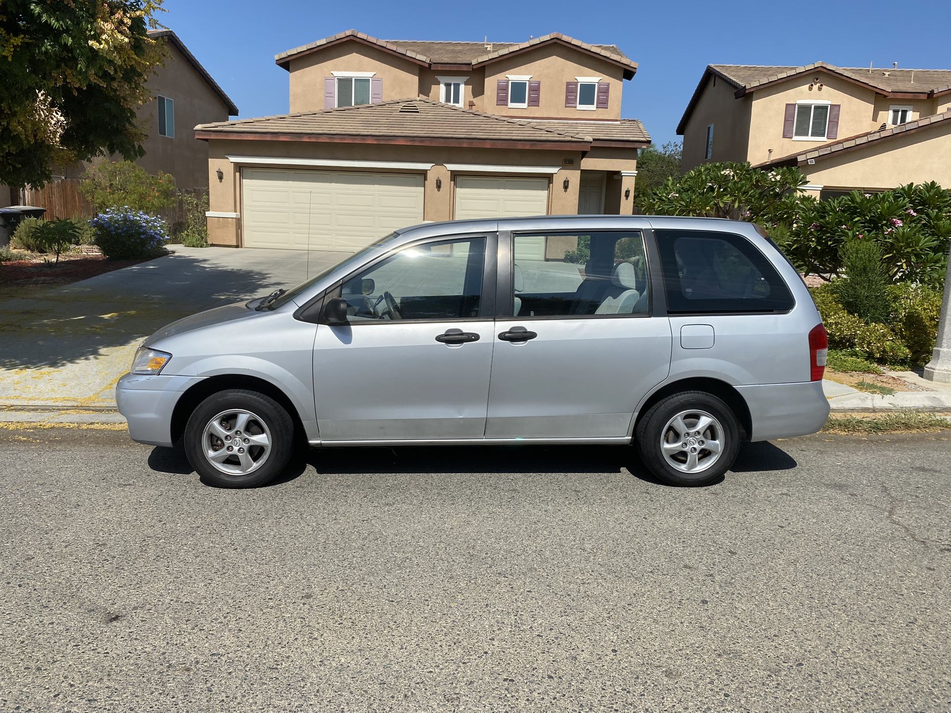 2001 Mazda MVP Minivan Only 140k Miles