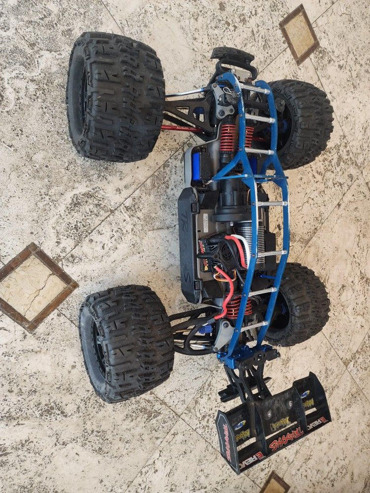 Traxxas E-Revo Brushless Edition Mamba Monster 1/10