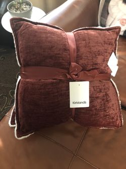 Brand New Set Of 2 Pillows 20”x20” Furry Off White & Burgundy Chenille 