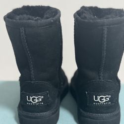 UGG