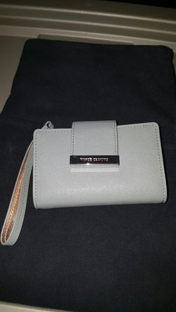 Small vince camuto wallet