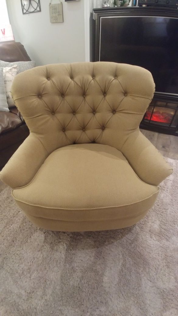 Pottery Barn Tufted Upholstered Armchair Excellent Condition For