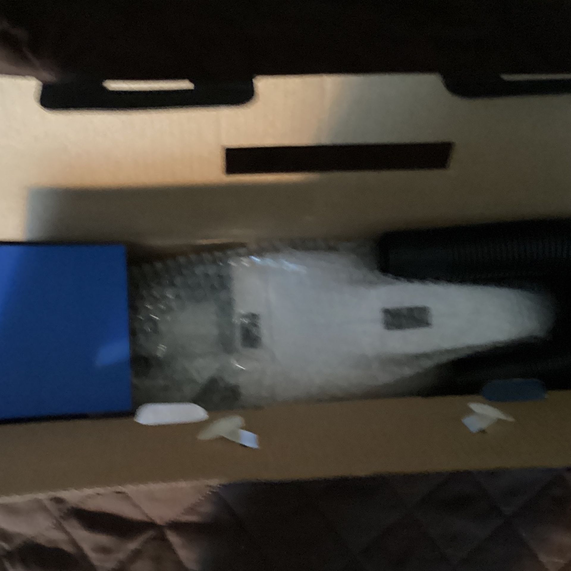 Chevron Portable Vacuum. 12 V Dc W/ X3 Attachments. New for Sale in San