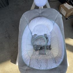 Baby Swing Works Good