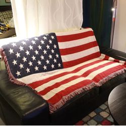 120 Brand New Throw Blankets – Bulk Lot