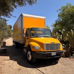 2013 Freightliner 26ft Box Truck – Diesel – 5,000 lb Liftgate