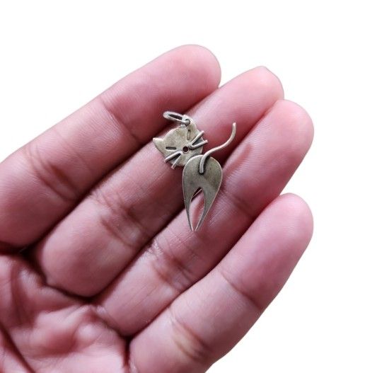 Vintage E AU B Sterling Beau Sterling Silver Cat Charm Pendant 1"
