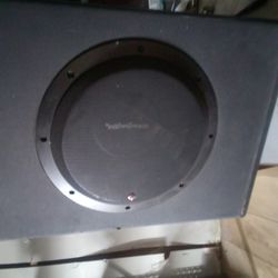10"Rockford Fasgate With Built In 300 W Amp 100$