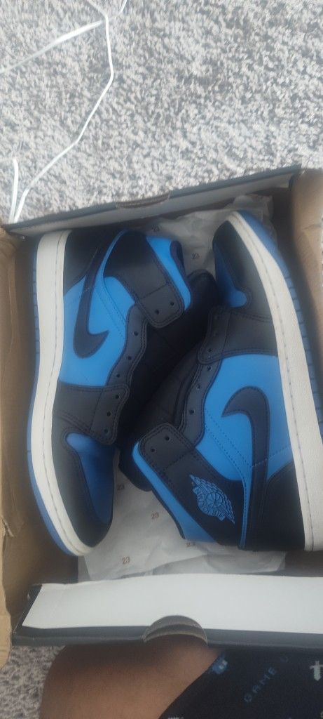 Air Jordan 1 Mid