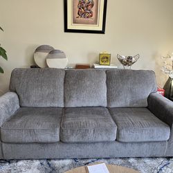 set of 2 couches excellent condition