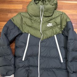 NIKE Down D Hooded Jacket In Green