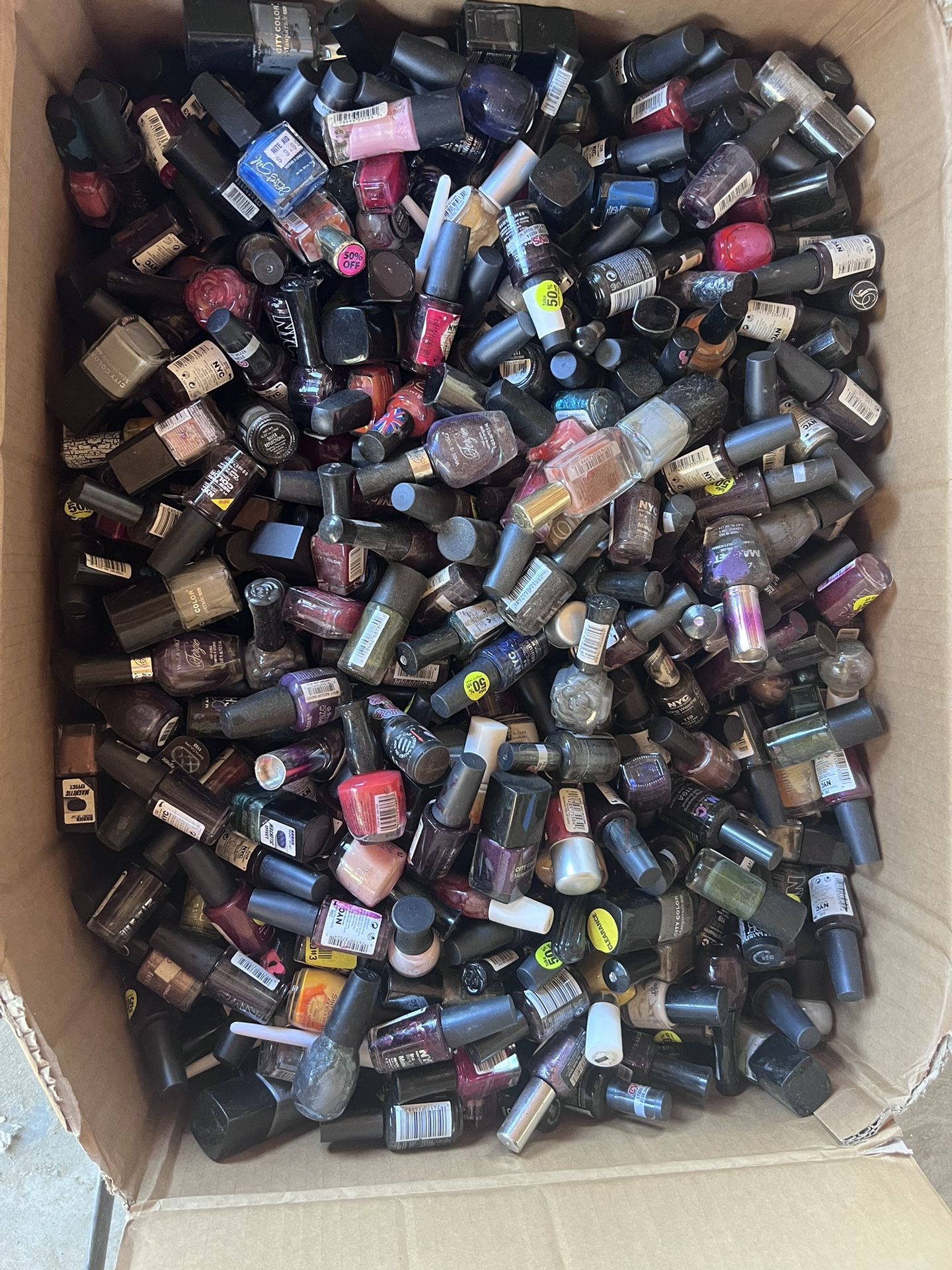 Nail Polishes 