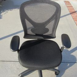 Staples Ergonomic Office Mesh Chair 
