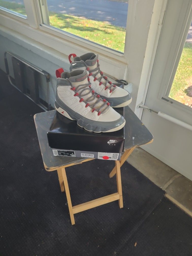 Jordan Retro 9, White/Cool Grey/Fire Red, men's size 11, pre owned, good condition, SERIOUS INQUIRYS ONLY!