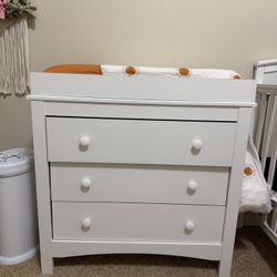 Graco changing Table 