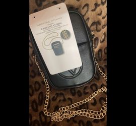 New wallet on a string.!! Can hold your phone 📱 crossbody.!! $10