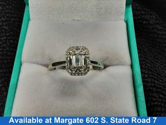 Women's Ring - White Gold 14k (.585) 2.3 grams Size 7