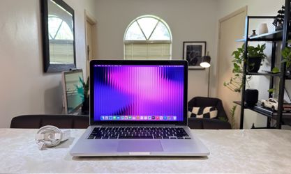 MacBook Pro 13in 2013 (8GB RAM, 256GB SSD, MacOS 15.8 Sequoia) - FIRM $130