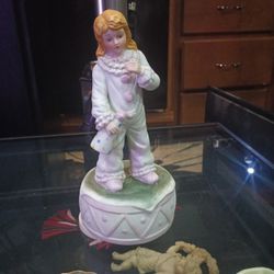 8 Inches Music Box. Porcelain Litt.Girl $25