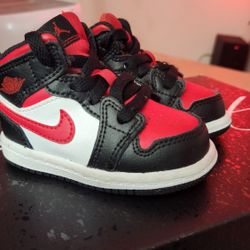 Nike Jordan 1 Mid 4C