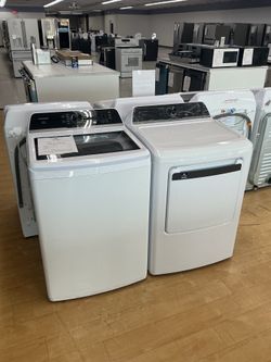 Frigidaire Gas WASHER/DRYER SET on SALE