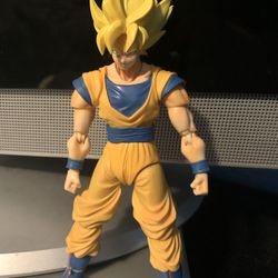 Dragon ball goku figure