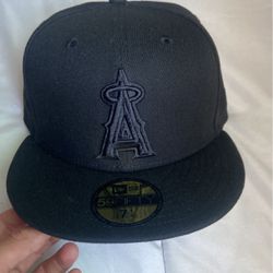 Size 7 1/4 Black Angles Hat