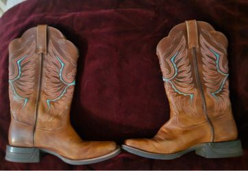 Ariat Woman’s Pull On Square Toe Boots sz 8.5